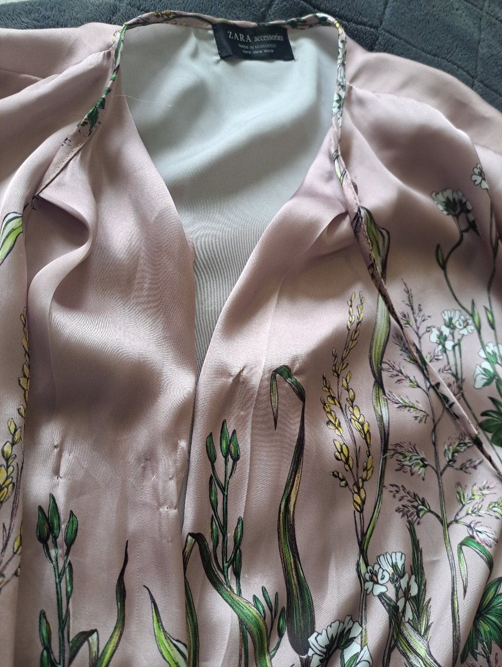 Zara Floral Satin Like Ladies Top - Picture 4 of 5